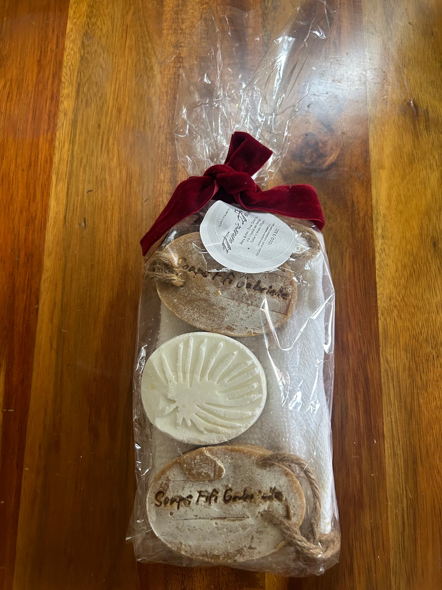 2 Tumeric Soap Bar + 1 Tea Trea Bar + 1 white hand towel.